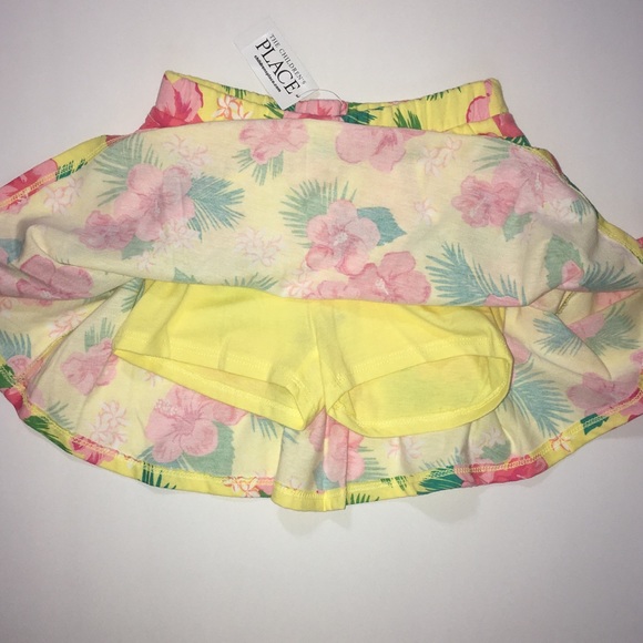 NWT C.Place 5T floral tropical skort - Picture 3 of 3